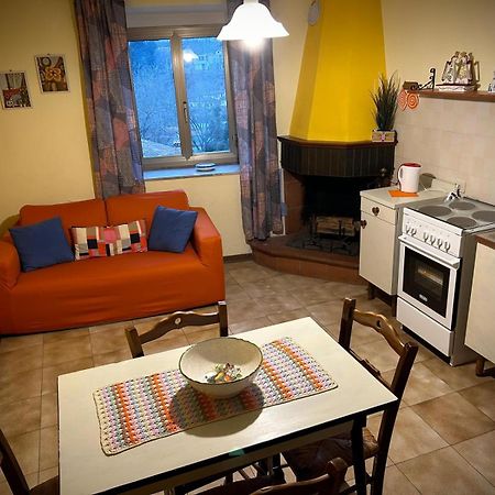 Little Flower Apartment Corfino Exterior foto